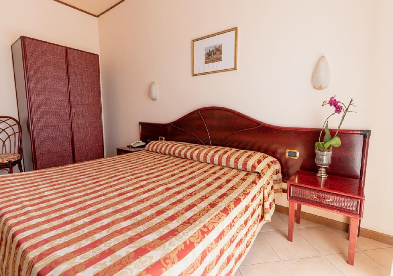Hotel Villa Delle Rose Oristano Extérieur photo