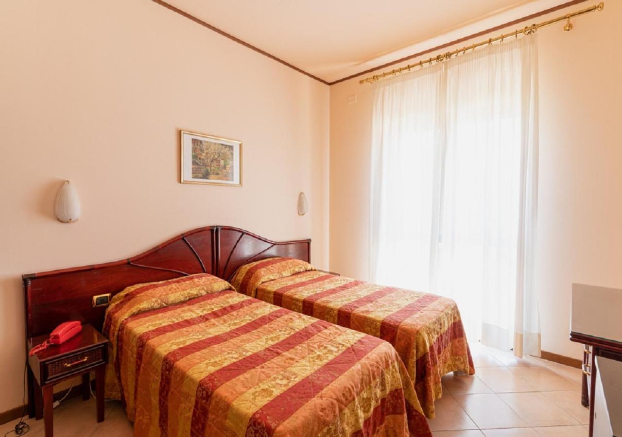 Hotel Villa Delle Rose Oristano Extérieur photo