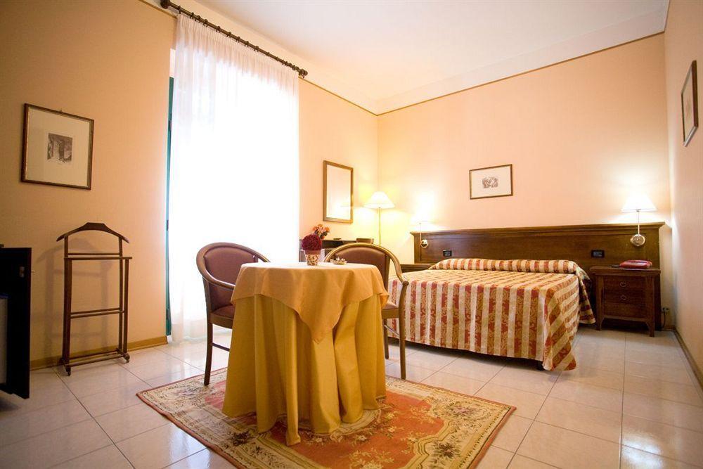 Hotel Villa Delle Rose Oristano Extérieur photo